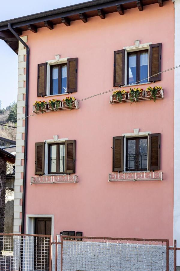Ferienwohnung Da Perry Morbegno Exterior foto